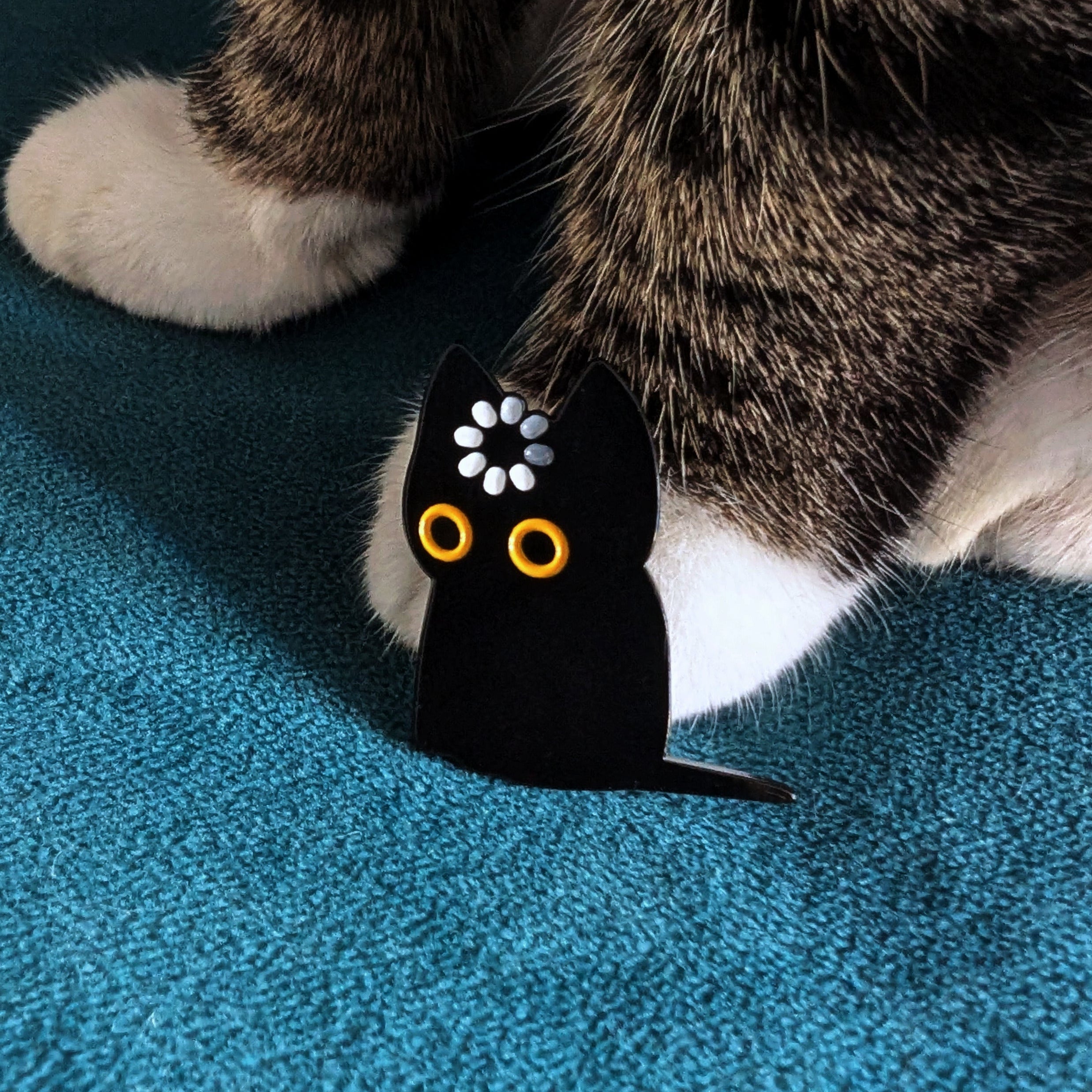 Black cat loading spinner enamel pin — buffering cat gift