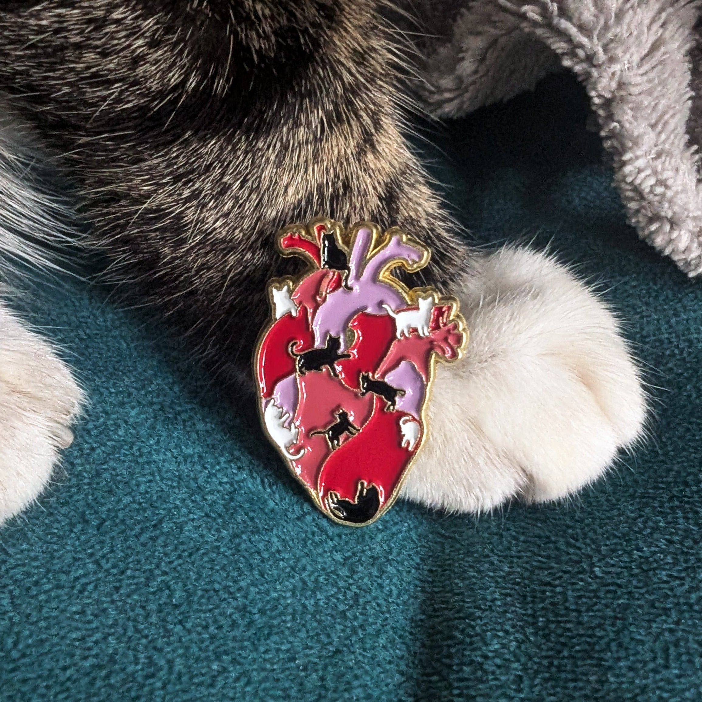Black and white cat silhouette heart enamel pin — cute cat gift