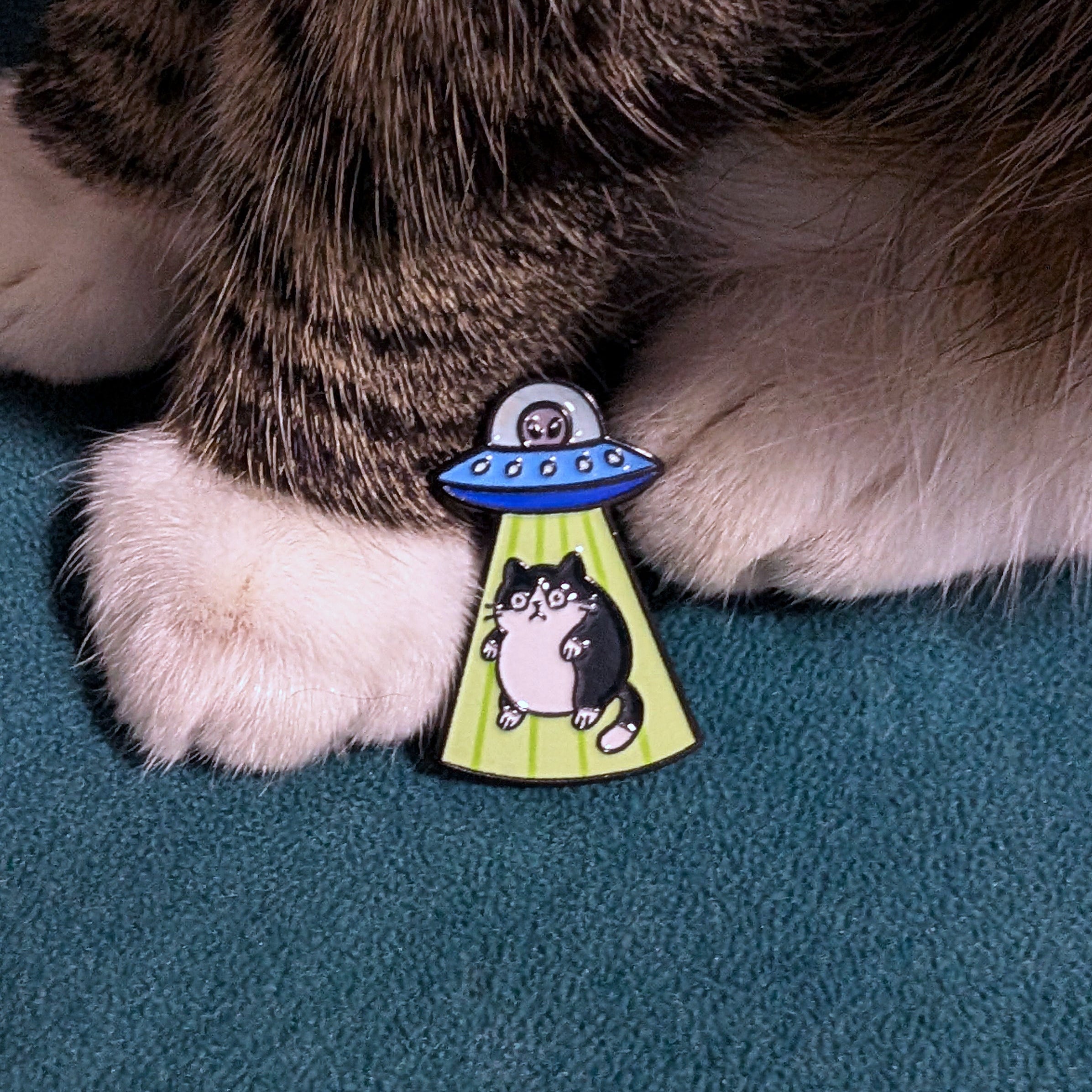 Cat alien abduction UFO enamel pin — cute cat gift